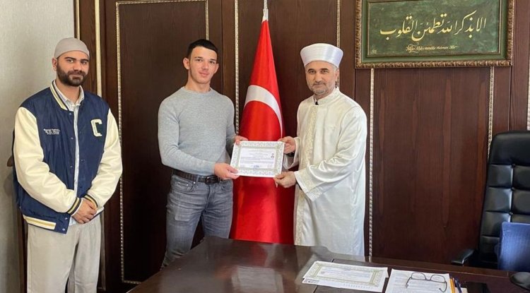 Polonyalı Gracjan İstanbul'da Müslüman oldu