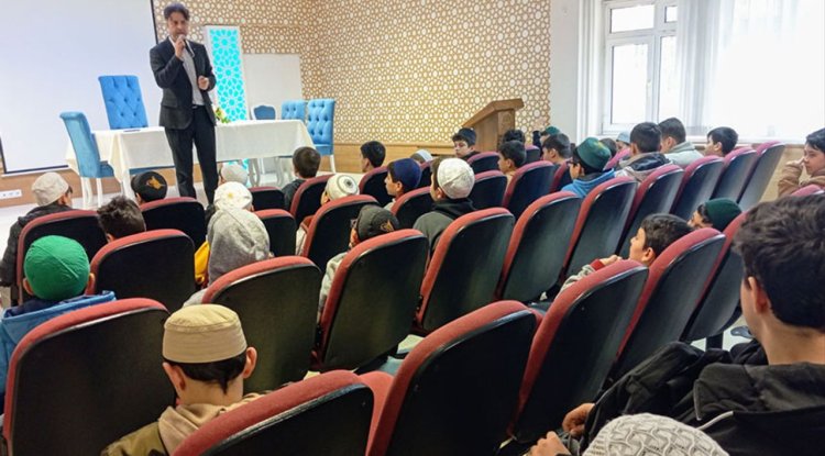 Çorum'da "Her Ay Bir Konu Bir Konuk" projesi devam ediyor