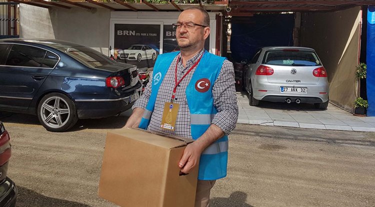 Mersin'de iyilik faaliyetleriyle tanınan din görevlisi Durmuş, 5 Milyon TL’den fazla yardım ulaştırdı