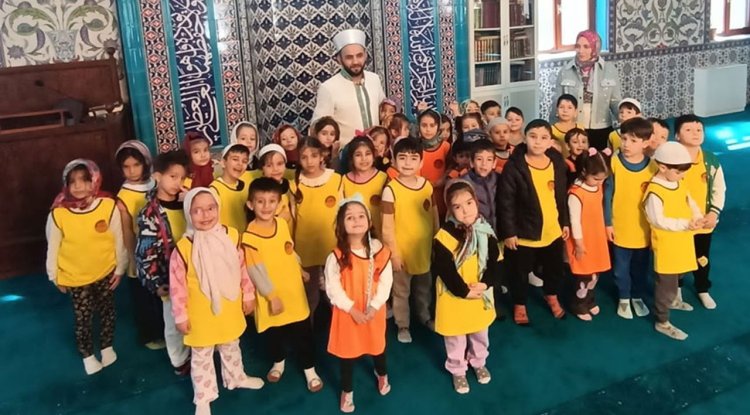 Karaman'da miniklere cami tanıtıldı