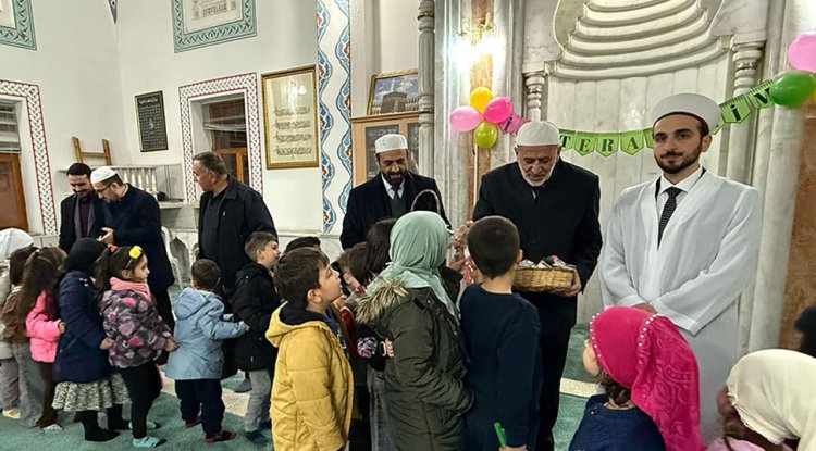 Yalvaç'ta minikler ramazan sevinci yaşadı