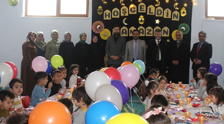 Minikler tekne orucu tuttu