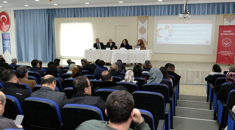 Kırşehir'de aile paneli düzenlendi