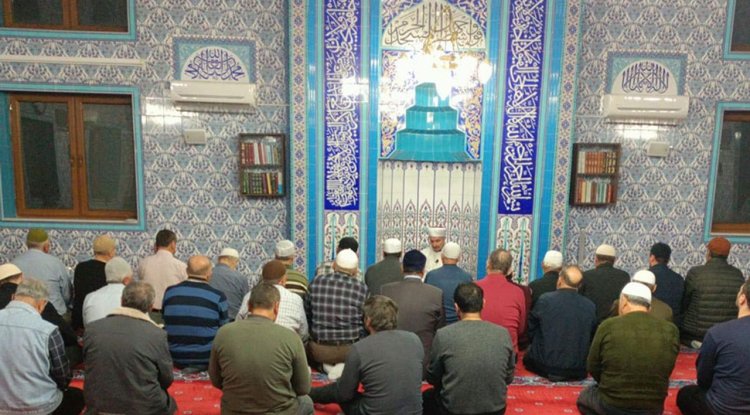 Gediz'de Enderun Usulü Hatimle Teravih kılındı