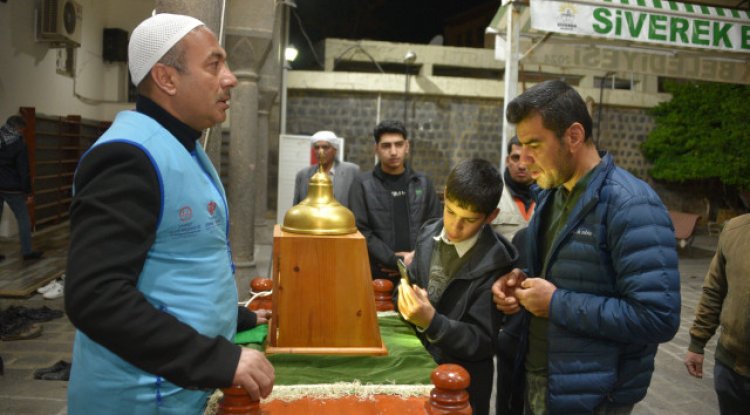 Şanlıurfa'da manevi atmosfer: Sakal-ı Şerif ziyarete açıldı
