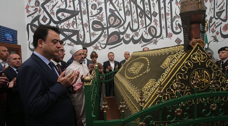 Tokat'ta Danişment Melik Ahmet Gazi Türbesi'nin puşidesi değiştirildi