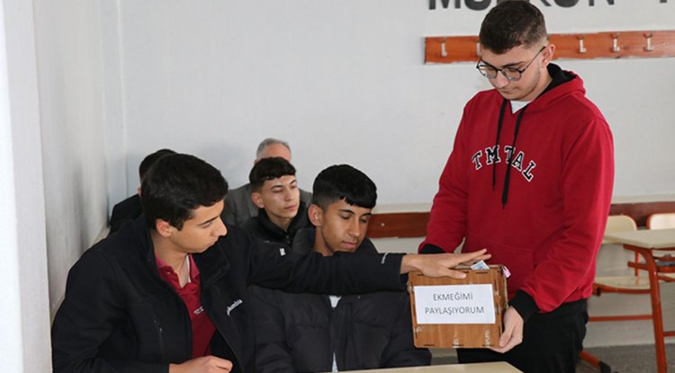 Amasya'da öğrenciler "zimem defteri" geleneğini yaşattı