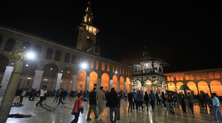 Şam'daki Emevi Camisi'nde Kadir Gecesi idrak edildi