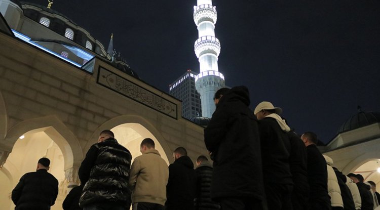 Balkanlar'da Kadir Gecesi dualarla idrak edildi