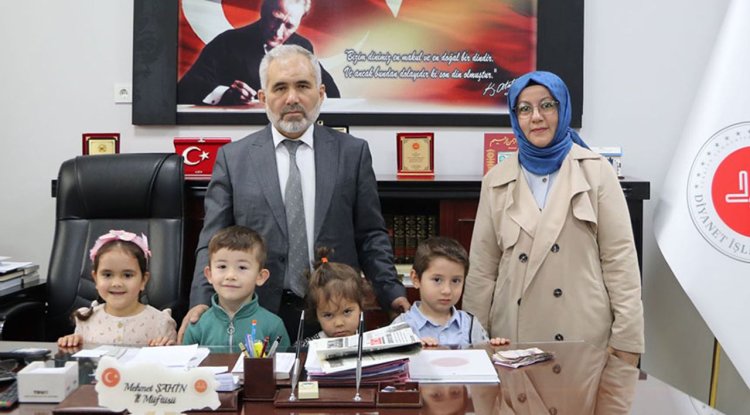 Minikler harçlıklarını Gazze'ye bağışladı