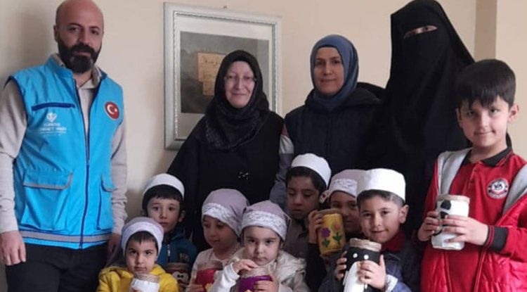 Hakkarili minikler iyilikte yarıştı