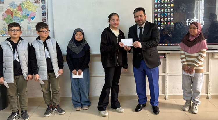 Kadir Gecesi'nde Kur'an okumayı öğrenen öğrenciler ödüllendirildi