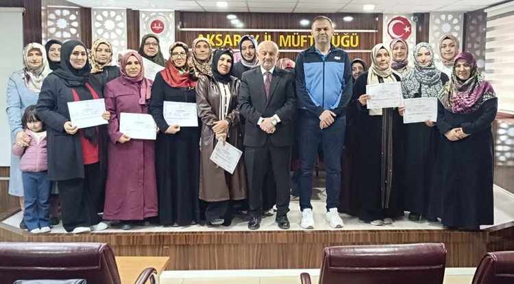 Aksaray'da kadın gassallar belge aldı