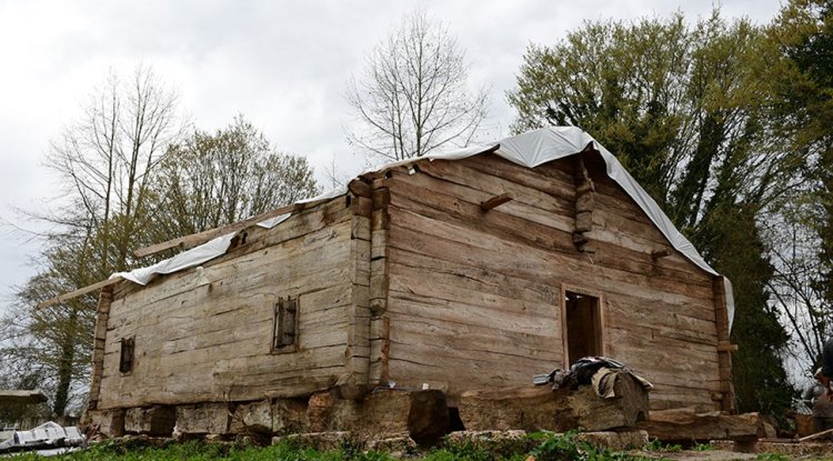 Samsun'da 8 asırlık tarihi çivisiz ahşap camide onarım çalışmaları başladı
