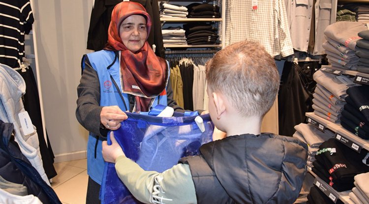 Yetimler bayram sevincini erken yaşadı