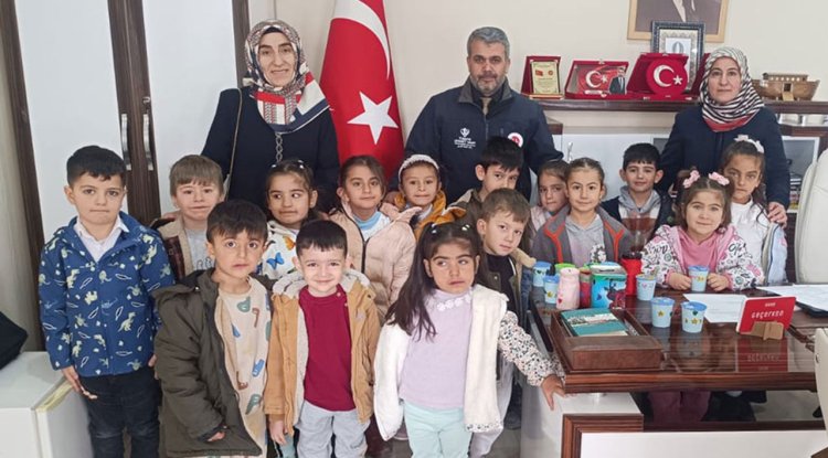 Tutaklı miniklerden Gazze'ye yardım