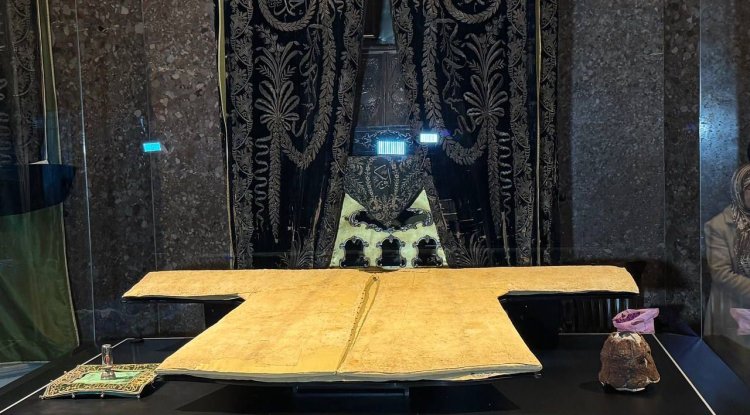 Hırka-i Şerif, dualarla ziyarete kapatıldı