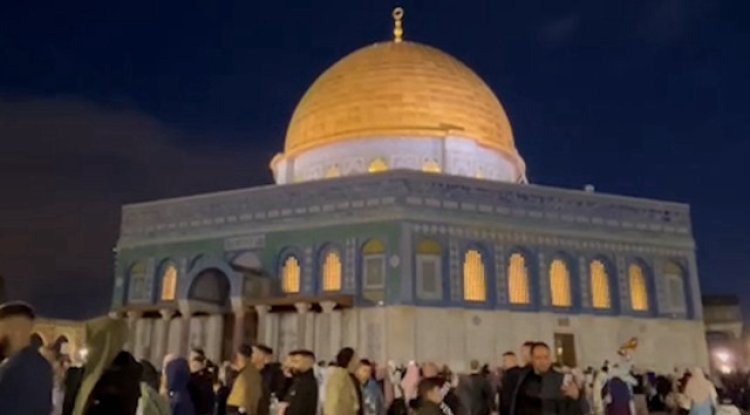 Bayram sabahı Mescid-i Aksa'ya akın: Kudüs'te tekbir sesleri yankılandı