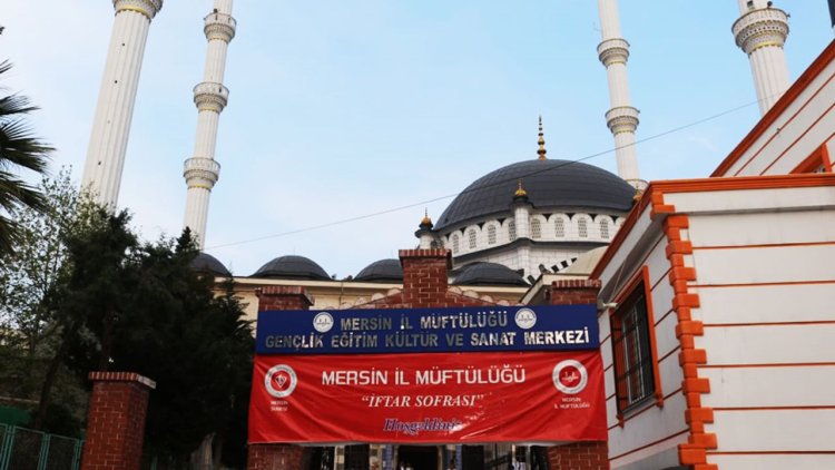 Mersin'de "iyilik sofrası" geleneği sürüyor