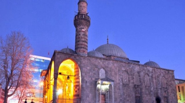 Erzurum'da iftar vakti saat kaçta? 3 Mart bugün oruç saat kaçta açılacak?