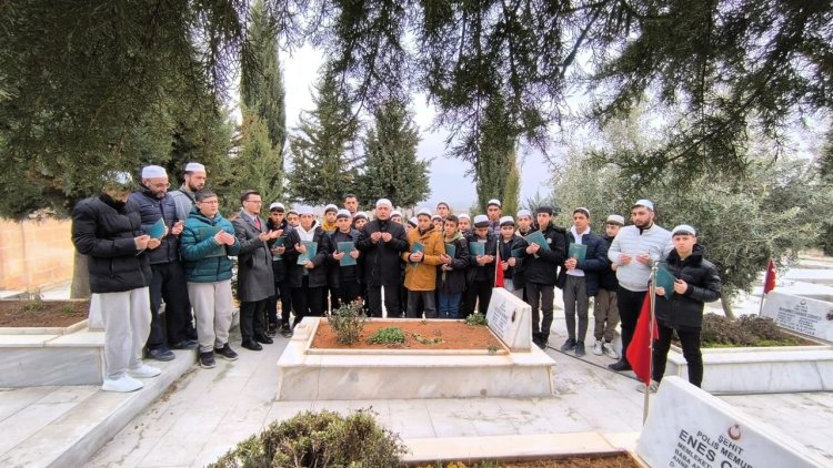 Karaköprü'de hafızlar şehitler için hatim okudu