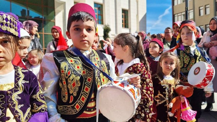 Kızılcahamam'da miniklerin ramazan sevinci sokaklara taştı