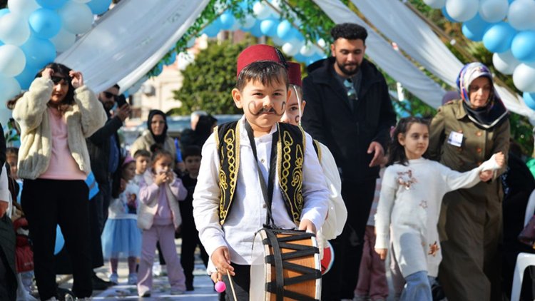 Fethiye'de çocuklar ramazan şenliğinde