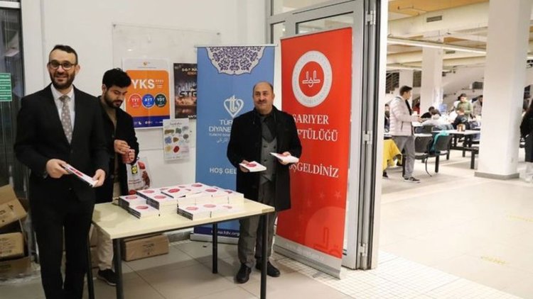 Sarıyer'de üniversite öğrencileri iftarda buluştu