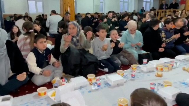 Bartın'da 'ilk orucum İlk iftarım' etkinliğinde cami doldu taştı