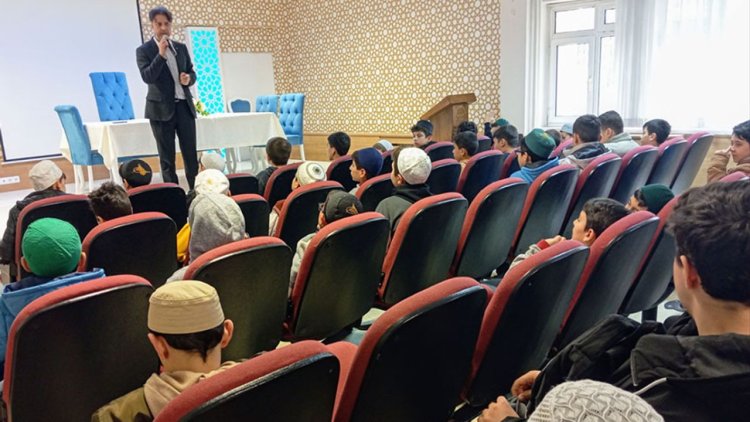 Çorum'da "Her Ay Bir Konu Bir Konuk" projesi devam ediyor