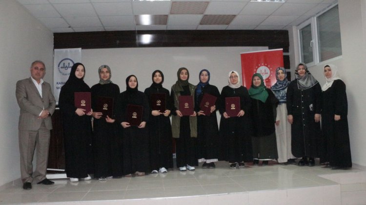 Karaköprü'de hafızlar Kadir Gecesinde belge aldı