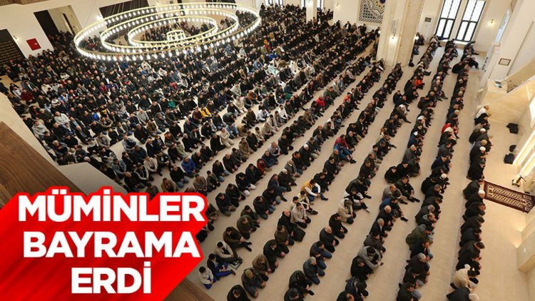 Müminler bayrama erdi