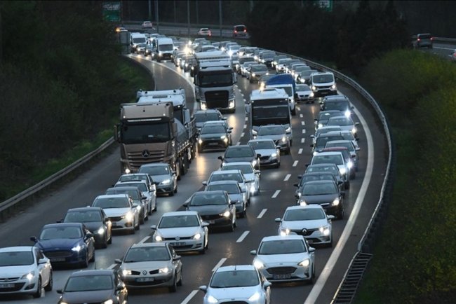 Ramazan Bayramı'nı da kapsayan 4 günde otoyollardan 8,4 milyon araç geçti