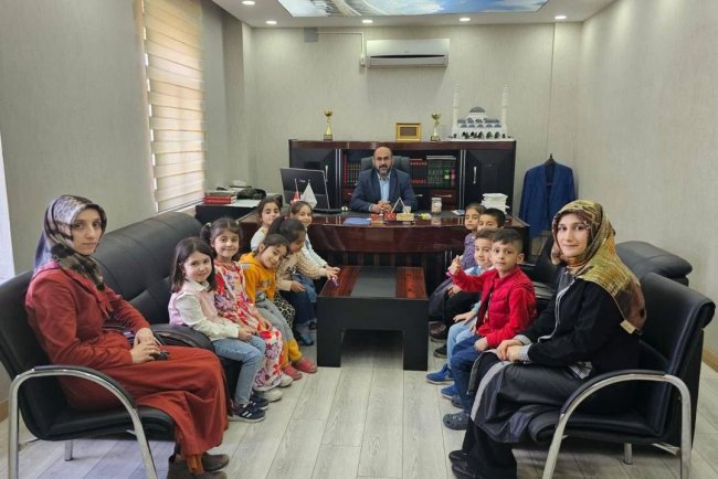 Miniklerin örnek davranışı yürekleri ısıttı