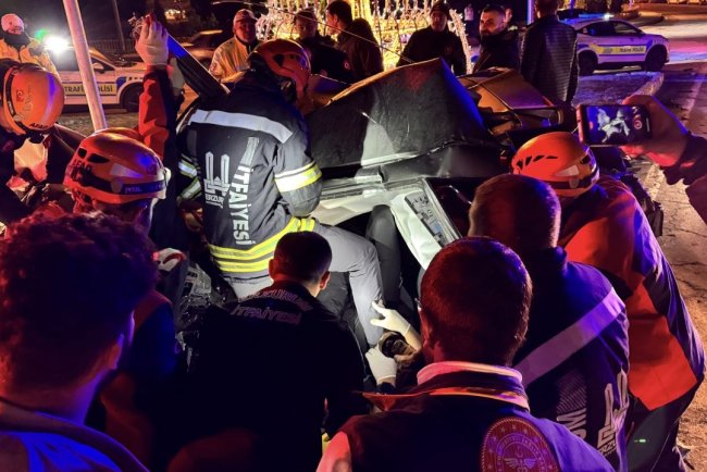 Erzurum'da kamyon 6 araca çarptı, 7 kişi yaralandı