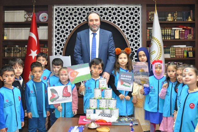 Alanyalı miniklerden Filistin'e destek