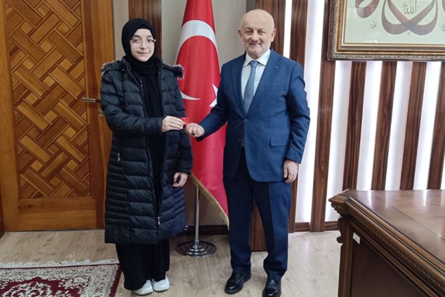 Aksaray'da bölge birincisi hafız ödüllendirildi