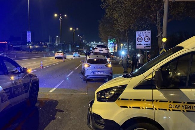 Bayrampaşa'da trafik kazasında 2 kişi öldü, 4 kişi yaralandı