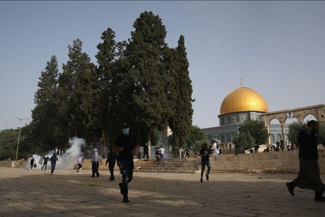 Fanatik Yahudilerin Mescid-i Aksa'ya baskınları devam ediyor