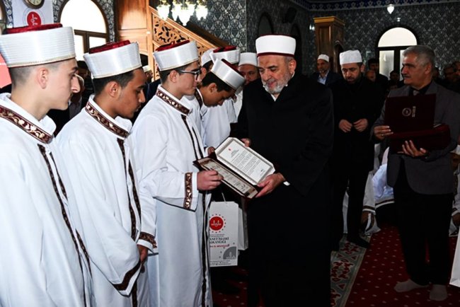 Osmaniye'de hafızlar törenle icazet aldı