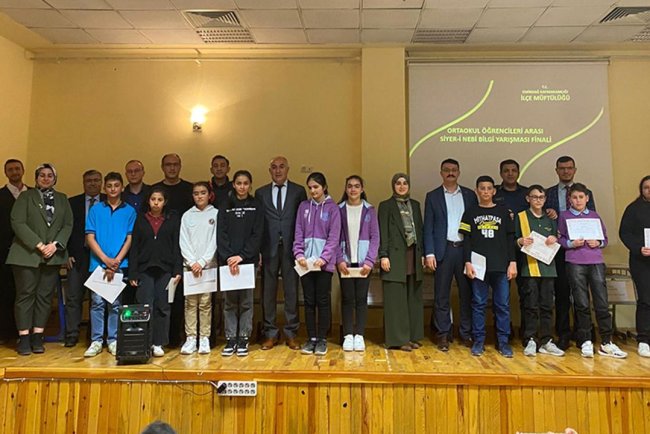Emirdağ'da çocuklar siyer bilgisinde yarıştı
