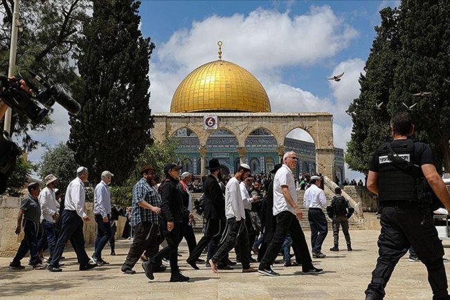 Fanatik Yahudiler, Mescid-i Aksa'ya baskın düzenlemeye devam ediyor
