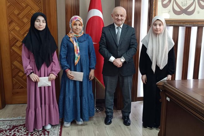 Aksaray'da kısa sürede hafız olan öğrenciler ödüllendirildi
