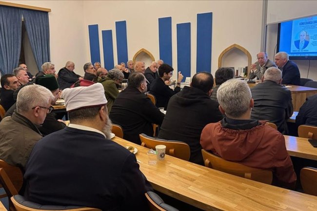 Mısır'daki El-Ezher Üniversitesi mezunları, vefatının 4. yılında ilim adamı Prof. Dr. Ali Özek'i andı