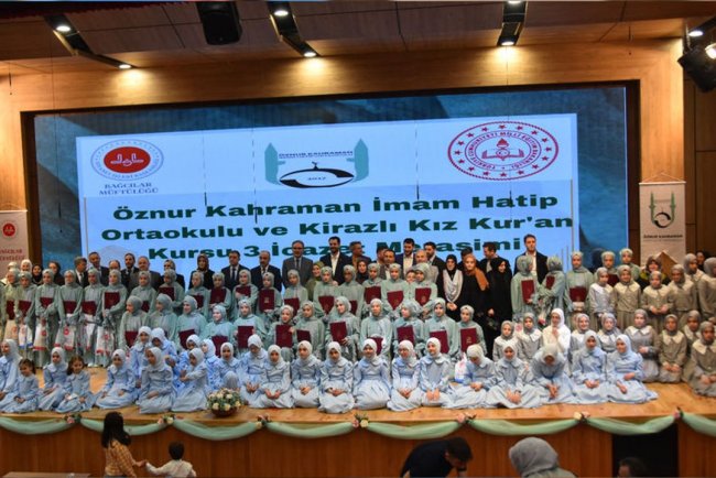 Bağcılar'da 37 hafız taç giydi