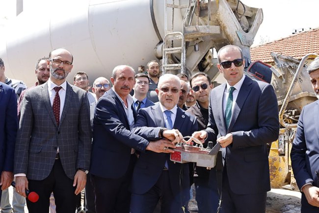 Tavas'ta 4-6 Yaş Kur'an Kursu'nun temeli dualarla atıldı