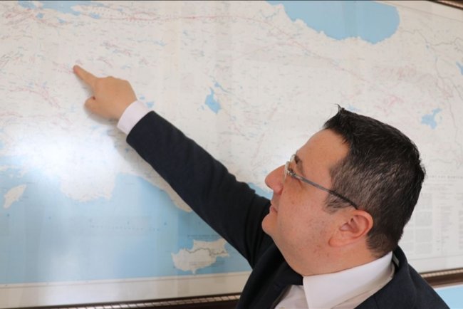 Simav'daki depremlerin tespit edilmemiş ve haritalanmamış yerde gerçekleştiği bildirildi