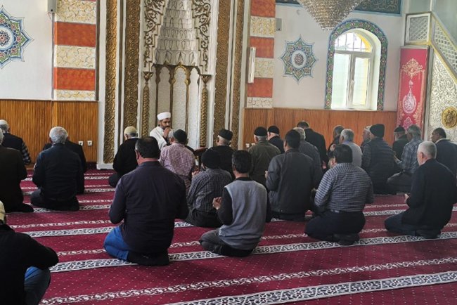 Gençler, arkadaşları için mevlit okuttu