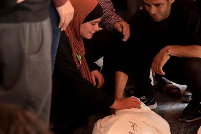 İşgalcilerin Gazze'yi hedef alan saldırılarında 13 Filistinli şehit oldu