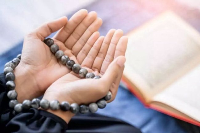 Allahu ekber kebira, velhamdülillahi kesira ve subhanallahi bükraten ve esila anlamı ve fazileti?